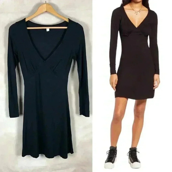 Urban Outfitters Black Long Sleeve Knit Dress NEW Size XXS - Picture 1 of 11